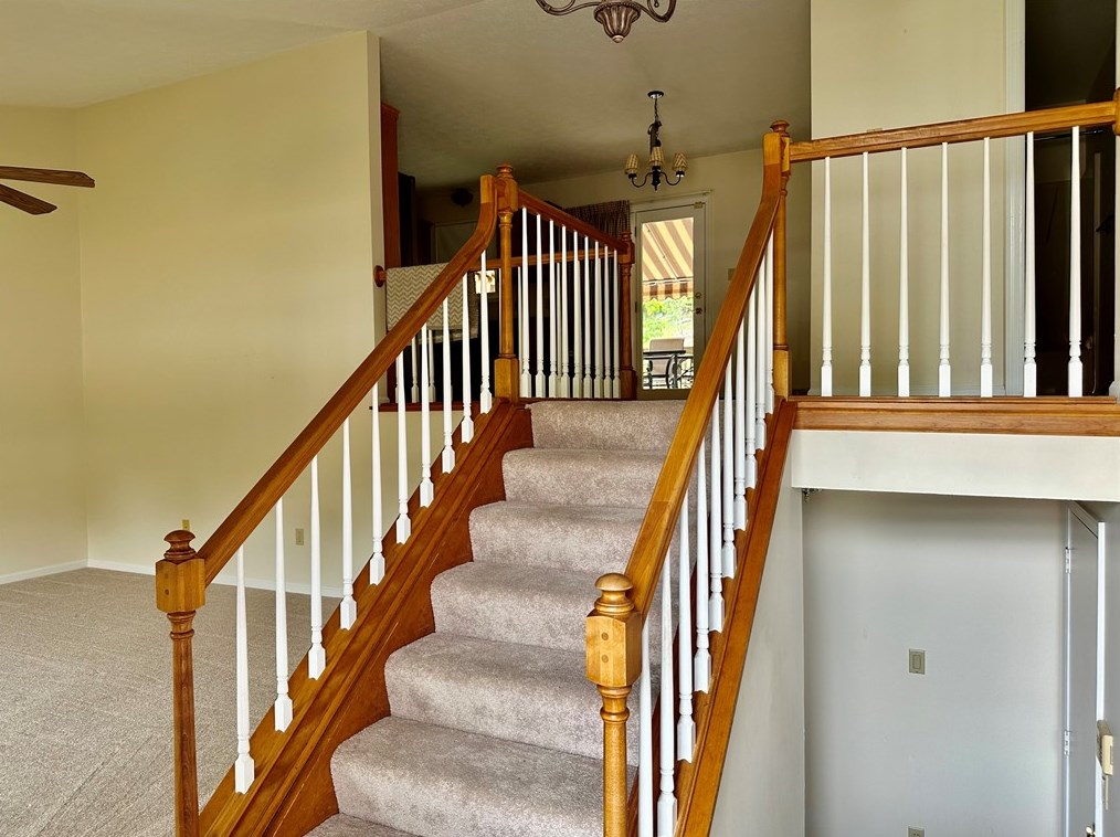 709 Tamarack Dr, Imperial, PA 15126