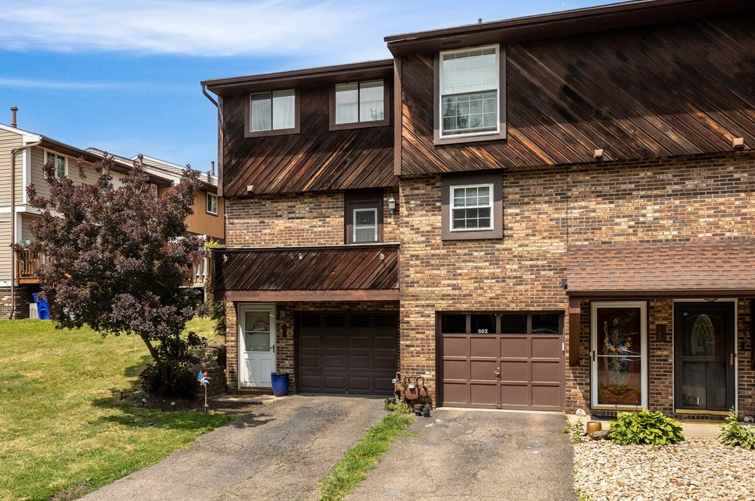 601 Bayberry Ln North, Imperial, PA 15126