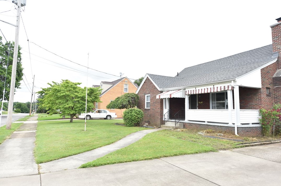 926 Ryan Ave, New Castle, PA 16101