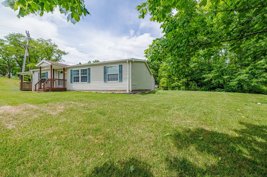 10999 Mallard Ln, North Huntingdon, PA 15642