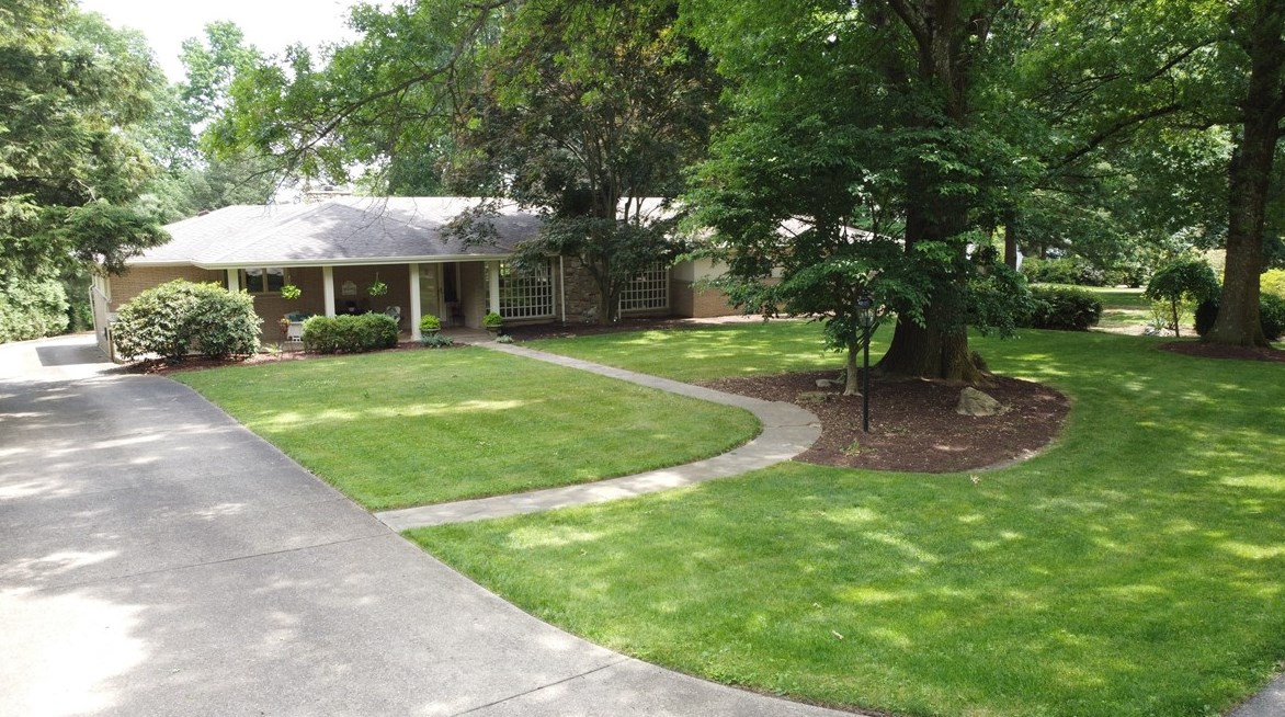28 Mcvehil Dr, Washington PA  15301-3018 exterior