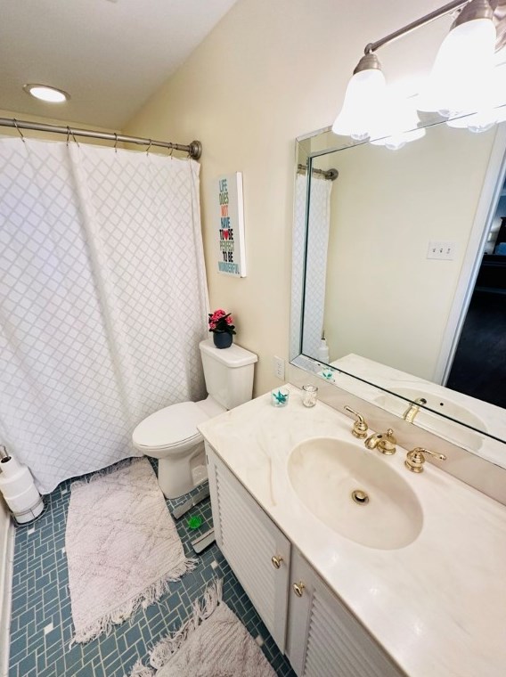 28 Mcvehil Dr, Washington PA  15301-3018 exterior