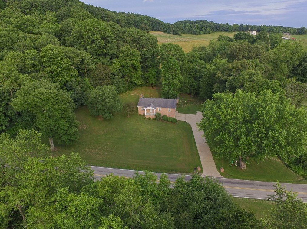 331 Hardins Run Rd, Georgetown, PA 15043