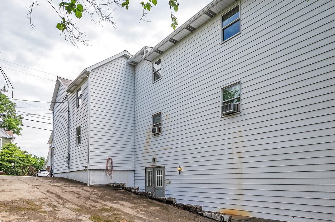 913 Main St, Latrobe, PA 15650
