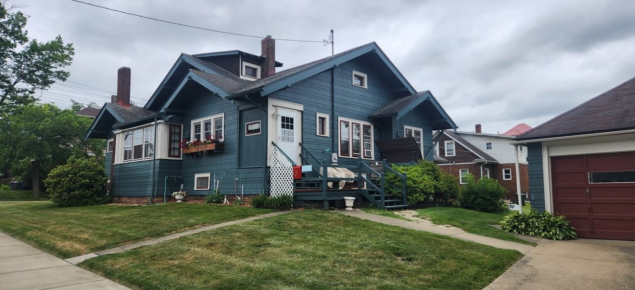 200 Glen Ave, Ellwood City PA  16117-2131 exterior