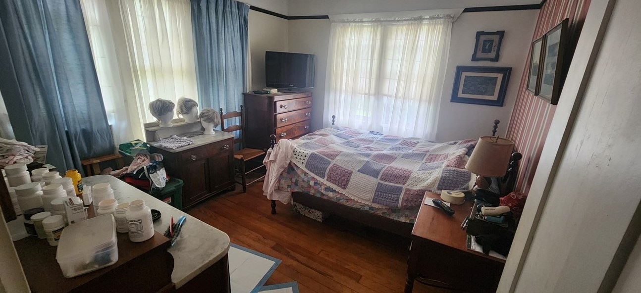 200 Glen Ave, Ellwood City PA  16117-2131 exterior