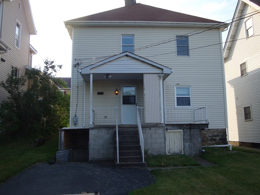 1230 Poplar St, Greensburg, PA 15601