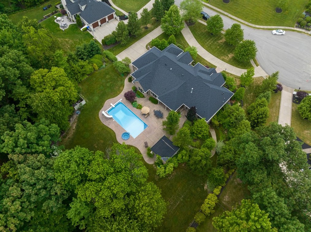 912 Champlain Pl, Gibsonia, PA 15044