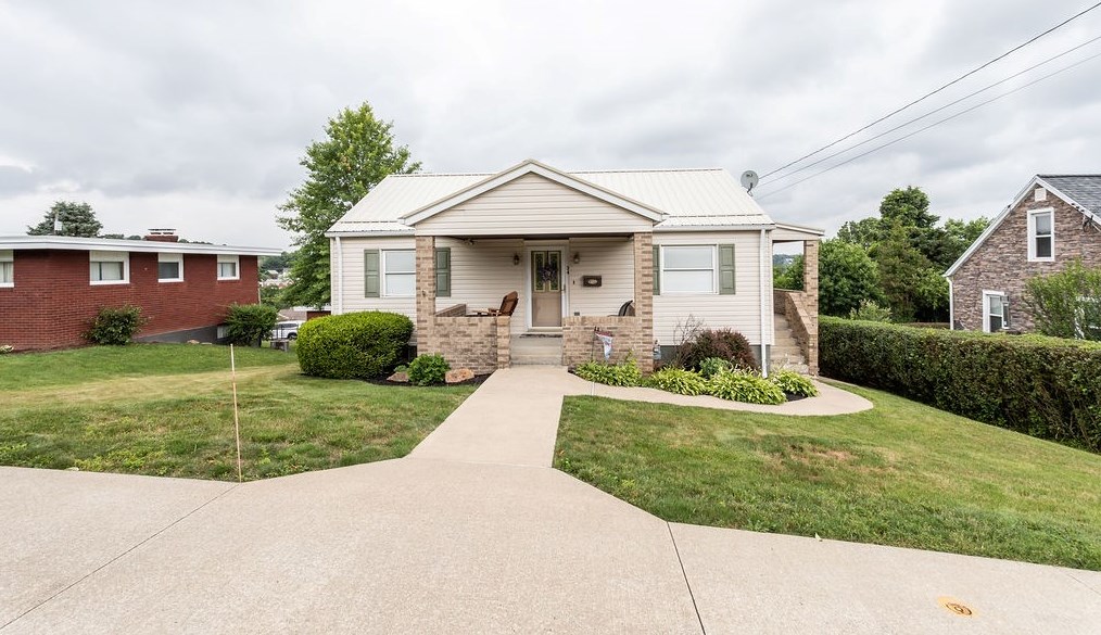 34 Fulton St, Oliphant Furnace, PA 15401-2330