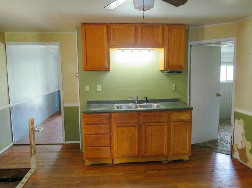 470 Broad St, Washington PA 15301-7015 exterior