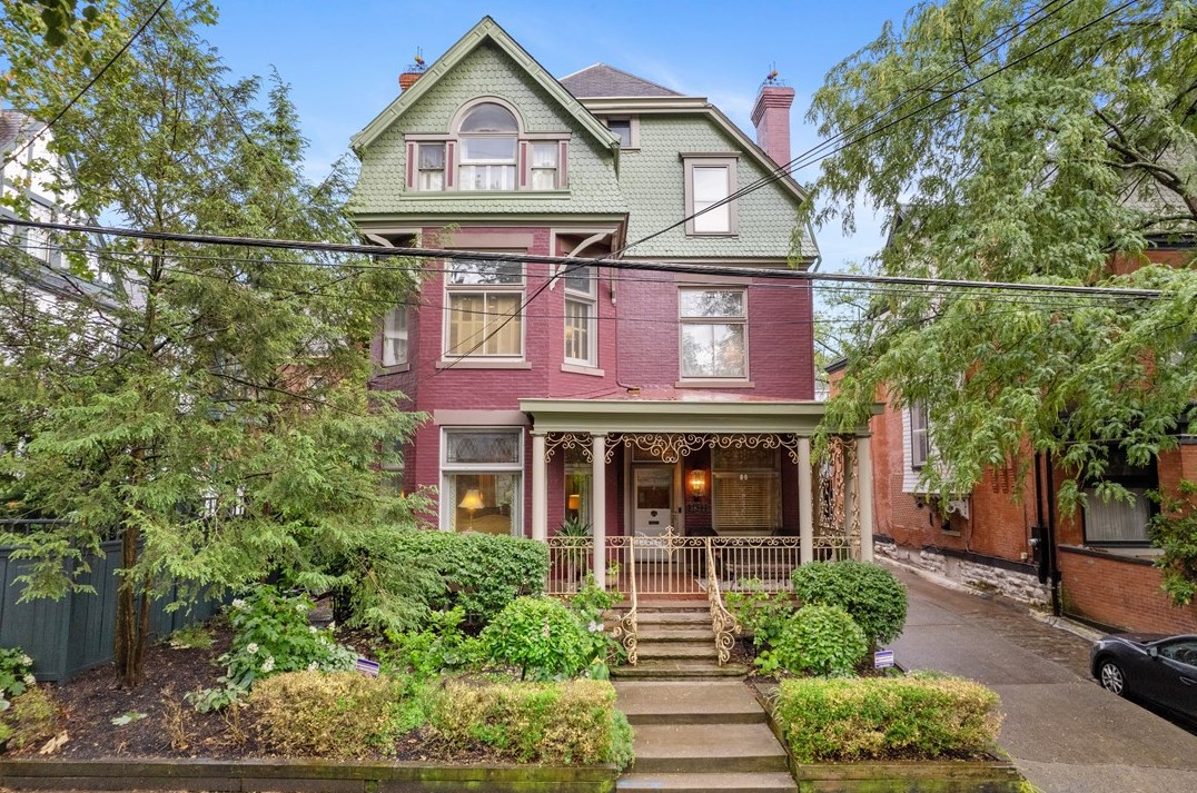 5822 Howe St, Pittsburgh, PA 15232