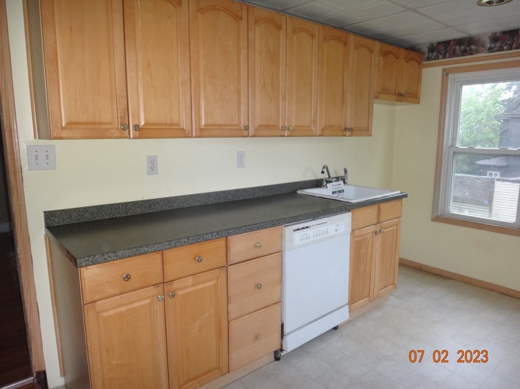 110 Walton Ave, Butler, PA 16001-6550