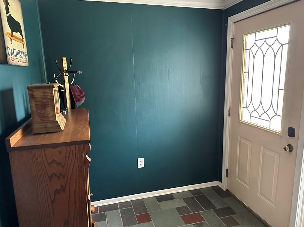605 7th St, Youngwood, PA 15697-1518