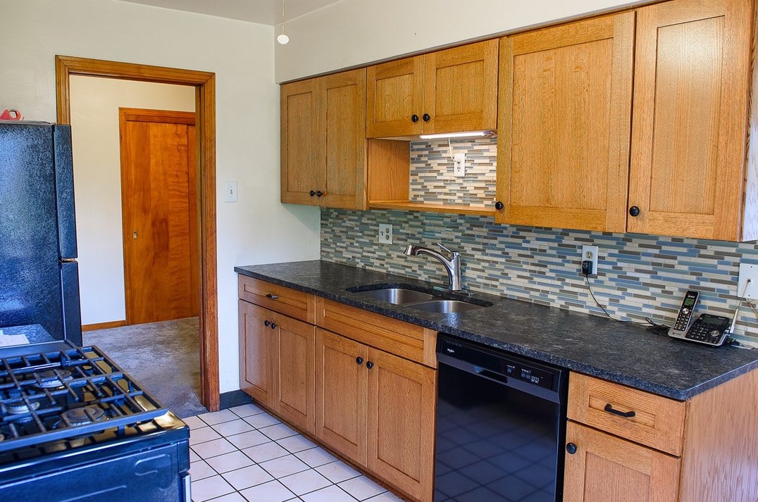 180 Crowe Ave, Seven Fields, PA 16046-3304