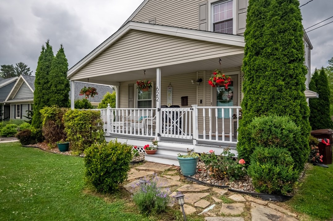 622 S 8th, Hermitage, PA 16150