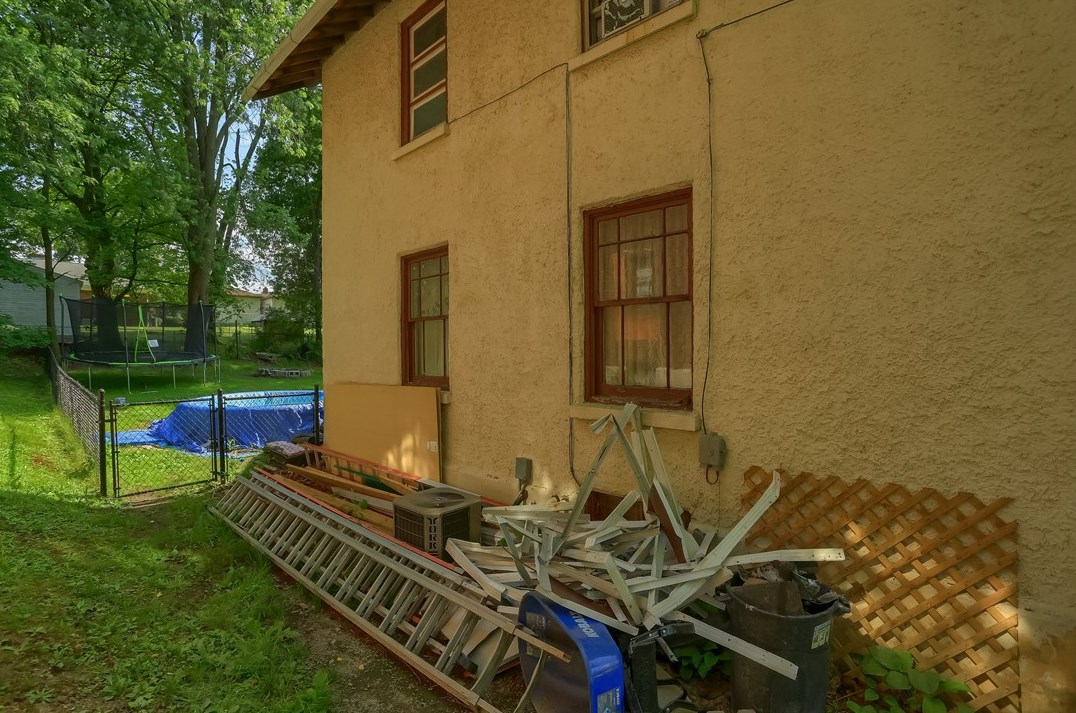 68 Shenango Blvd, Hermitage PA  16121-1736 exterior