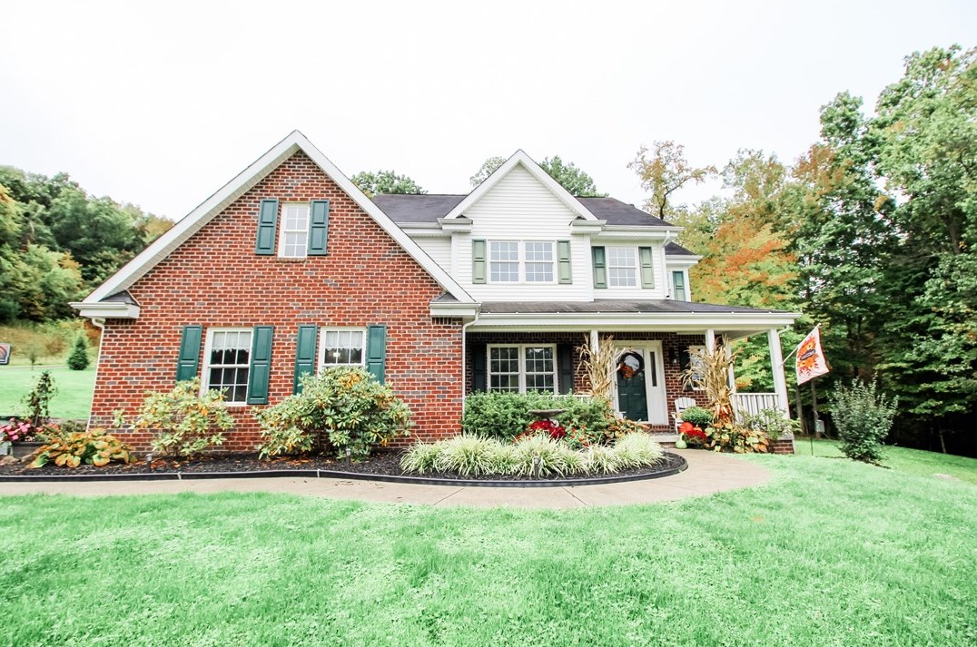 138 Timberlee Dr, Evans City, PA 16033