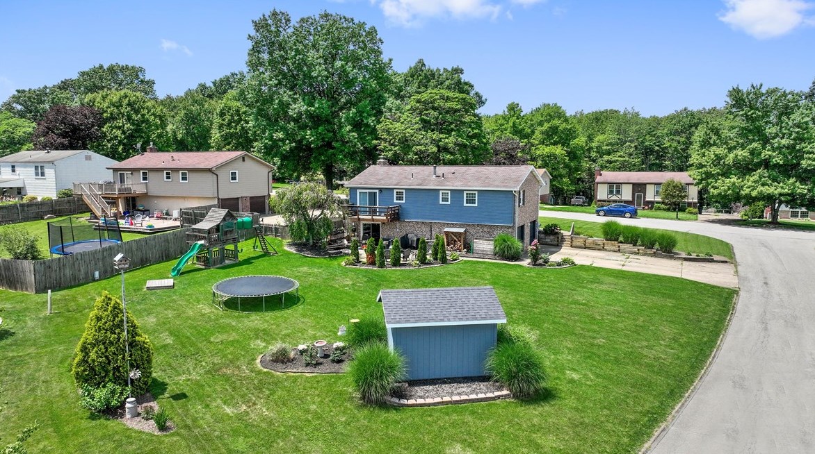 152 Sunview Dr, Beaver Falls, PA 15010