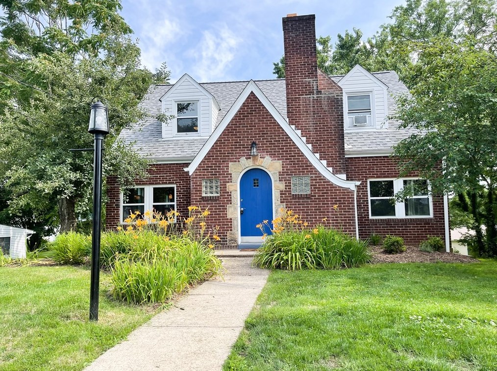 120 Williams St, Springdale, PA 15144-1032
