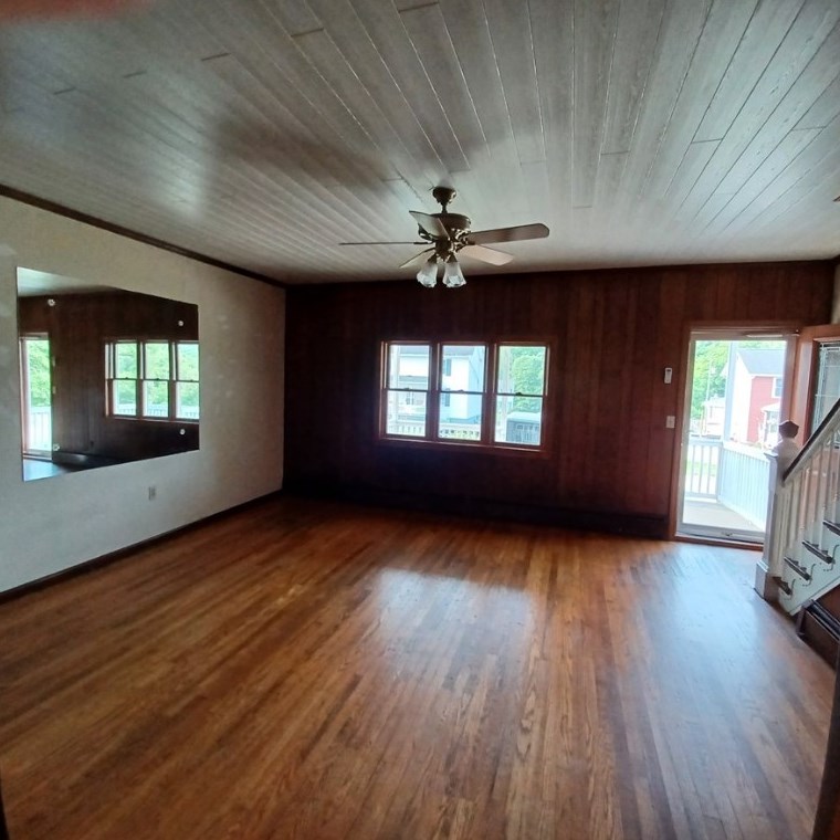 109 Mckenna Ln, North Huntingdon, PA 15642-5024