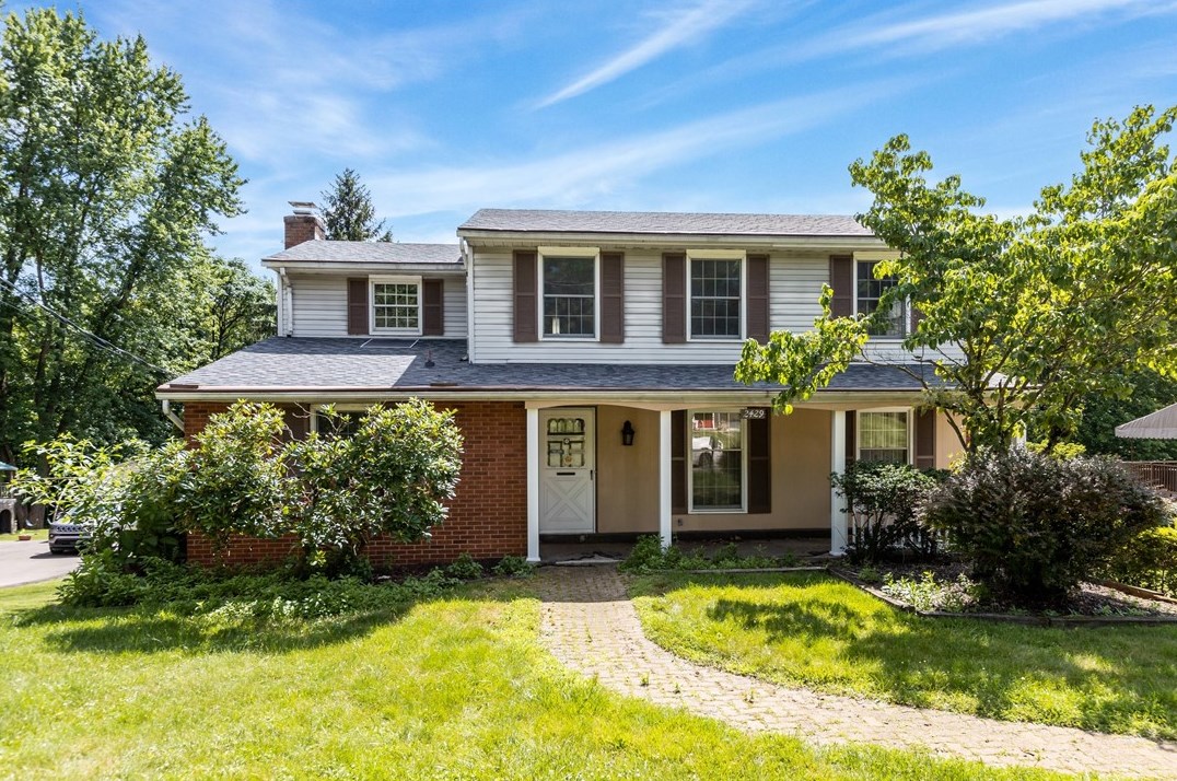 2429 Rolling Farms Rd, Glenshaw, PA 15116