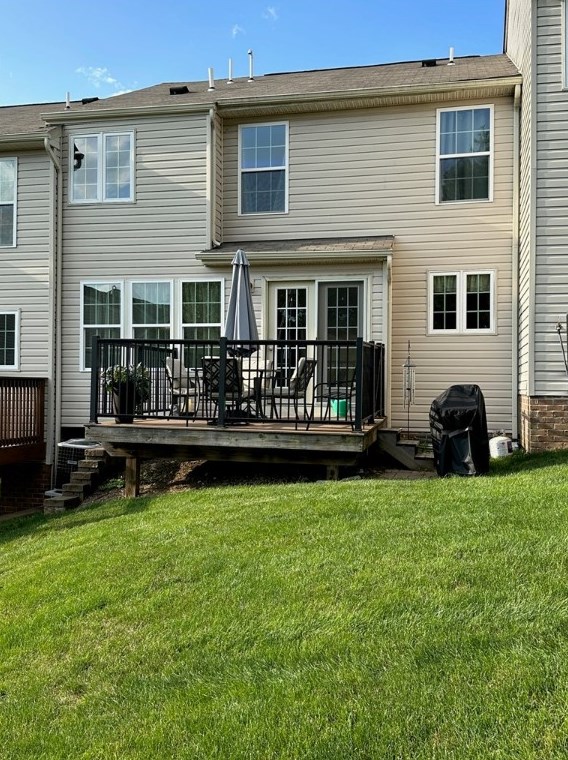 296 Broadstone Dr, Seven Fields PA  16046-5213 exterior