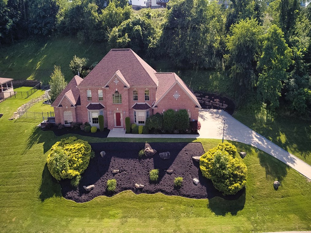 455 Ironwood Dr, Canonsburg, PA 15317