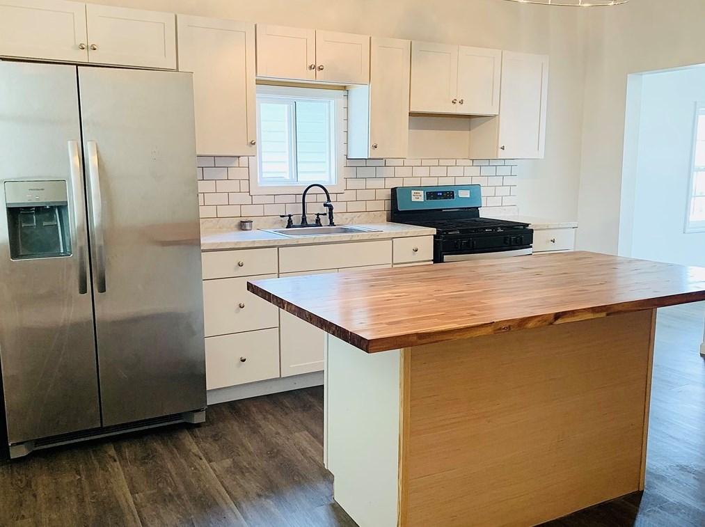 1321 4th Ave, Beaver Falls PA  15010-4247 exterior