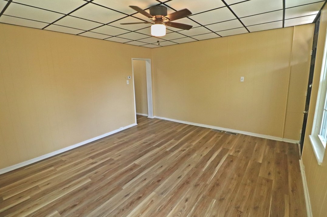 33 Madison Ave, Greensburg PA  15601-2715 exterior
