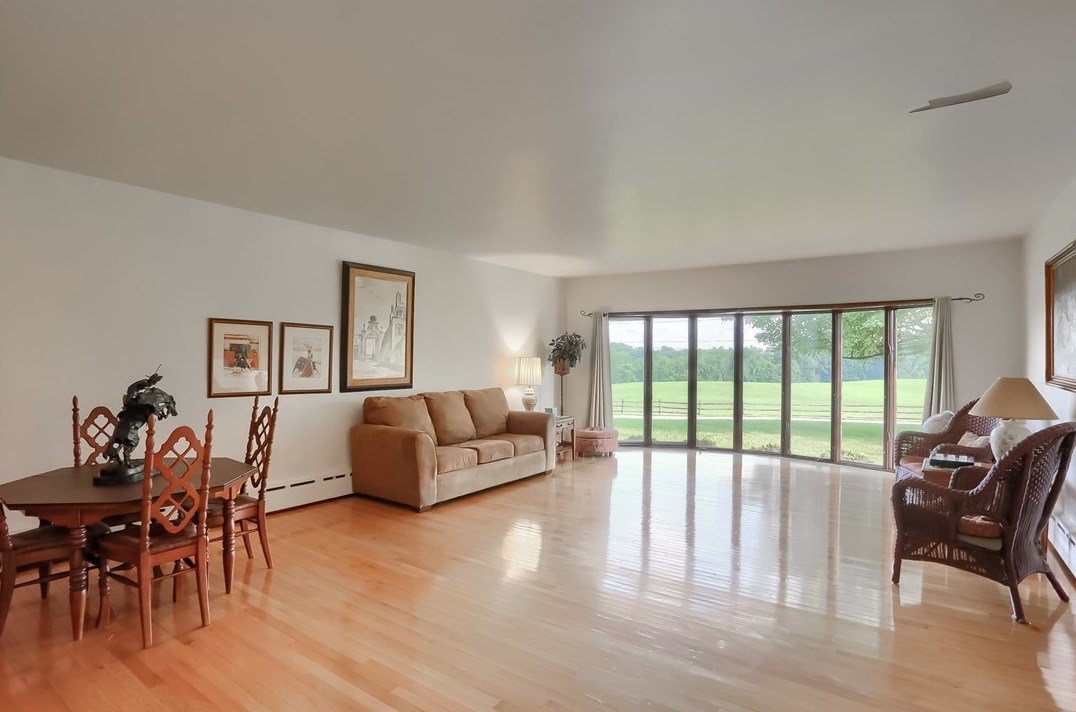 553 Old Hickory Rdg Rd, Washington PA 15301-8618 exterior