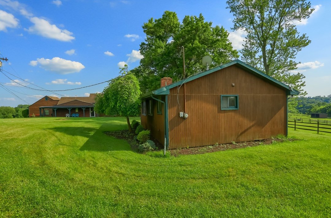 553 Old Hickory Rdg Rd, Washington PA 15301-8618 exterior