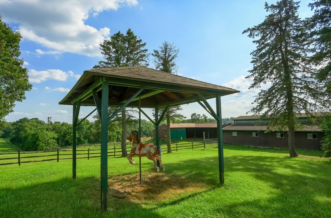 553 Old Hickory Rdg Rd, Washington PA 15301-8618 exterior