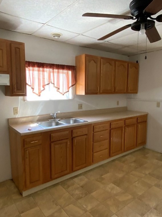 16 Mcknight Ave, Washington, PA 15301-5704
