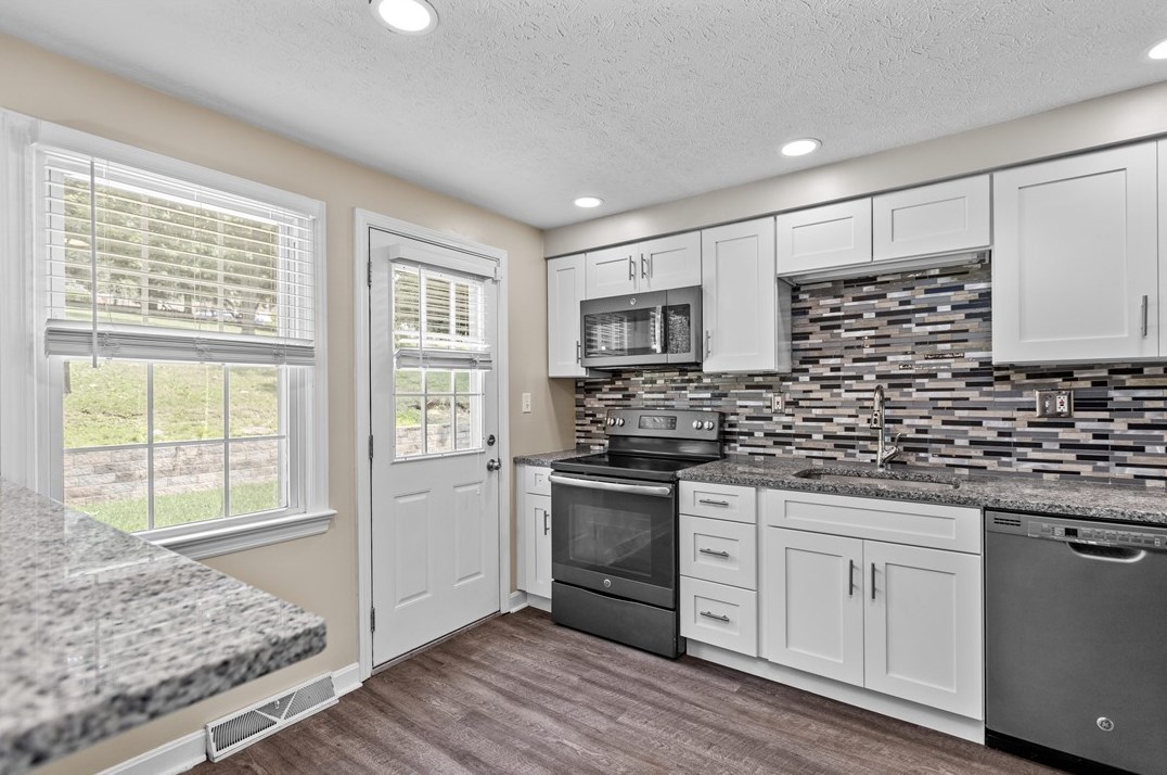 213 Old Oak Rd, Canonsburg, PA 15317