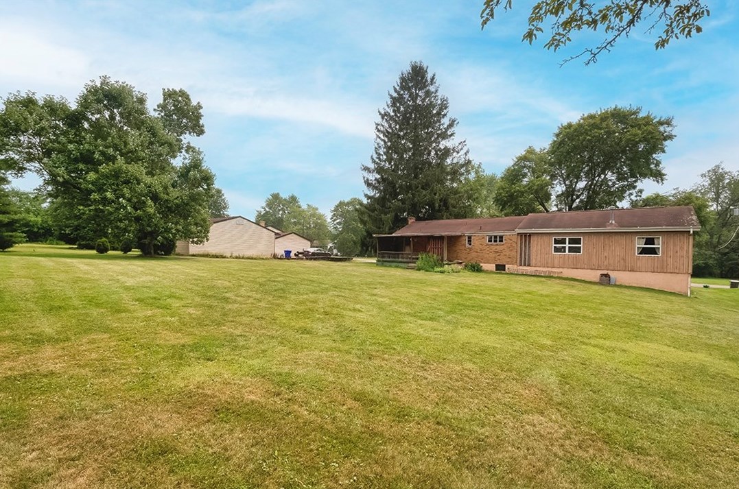 218 Middle Trail, Butler, PA 16002