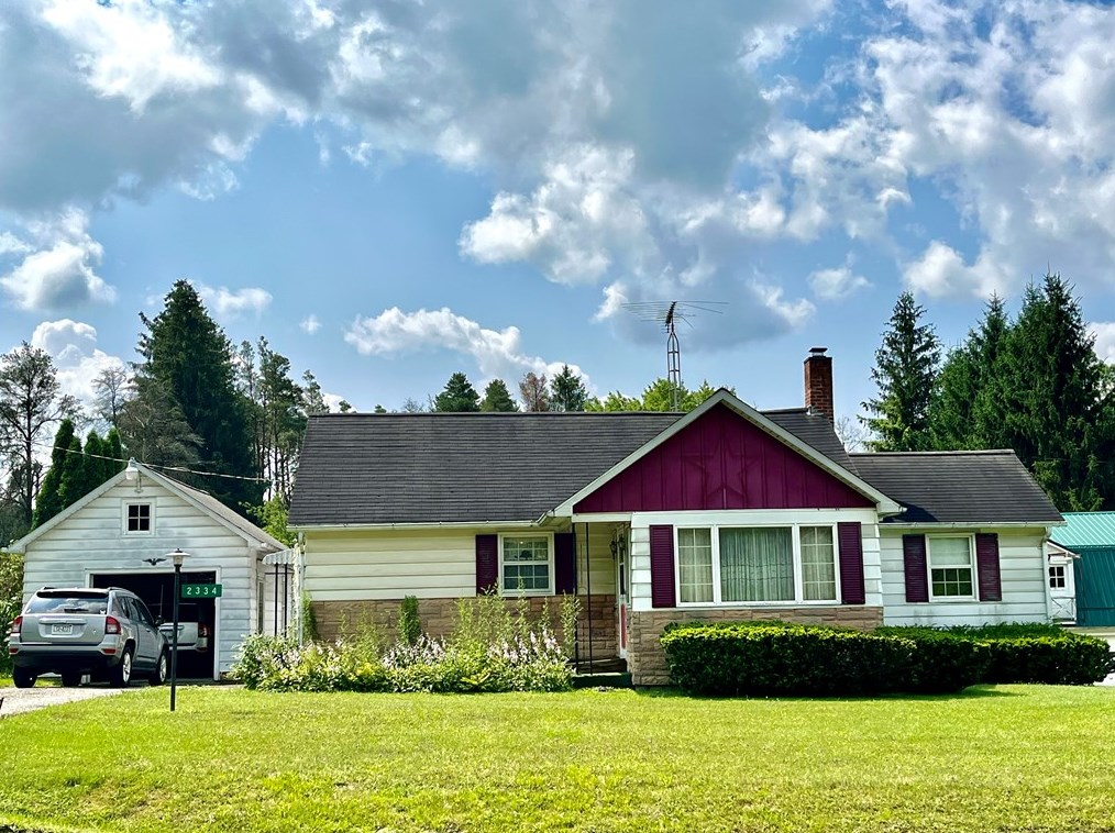 2334 Clintonville Rd, Barkeyville, PA 16038-4106