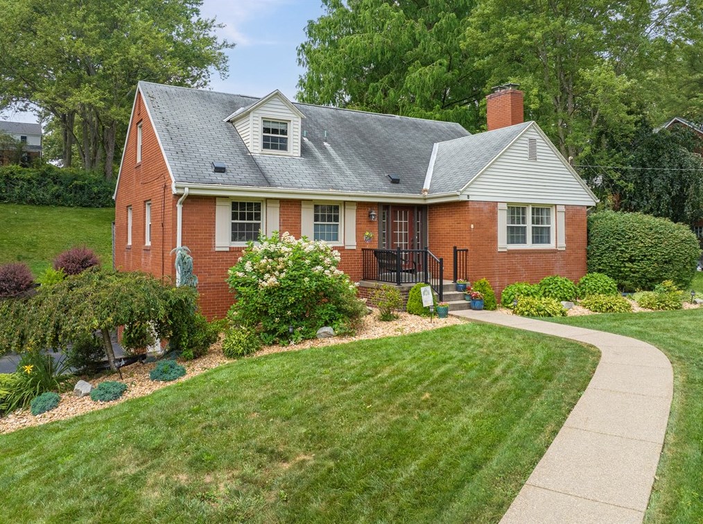 223 Ridgeview Dr, Venetia, PA 15367