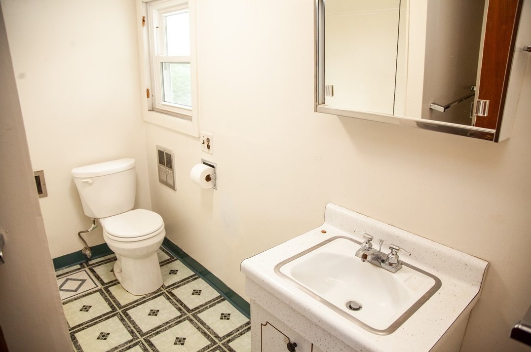 590 Broad St, Washington PA 15301-7015 exterior