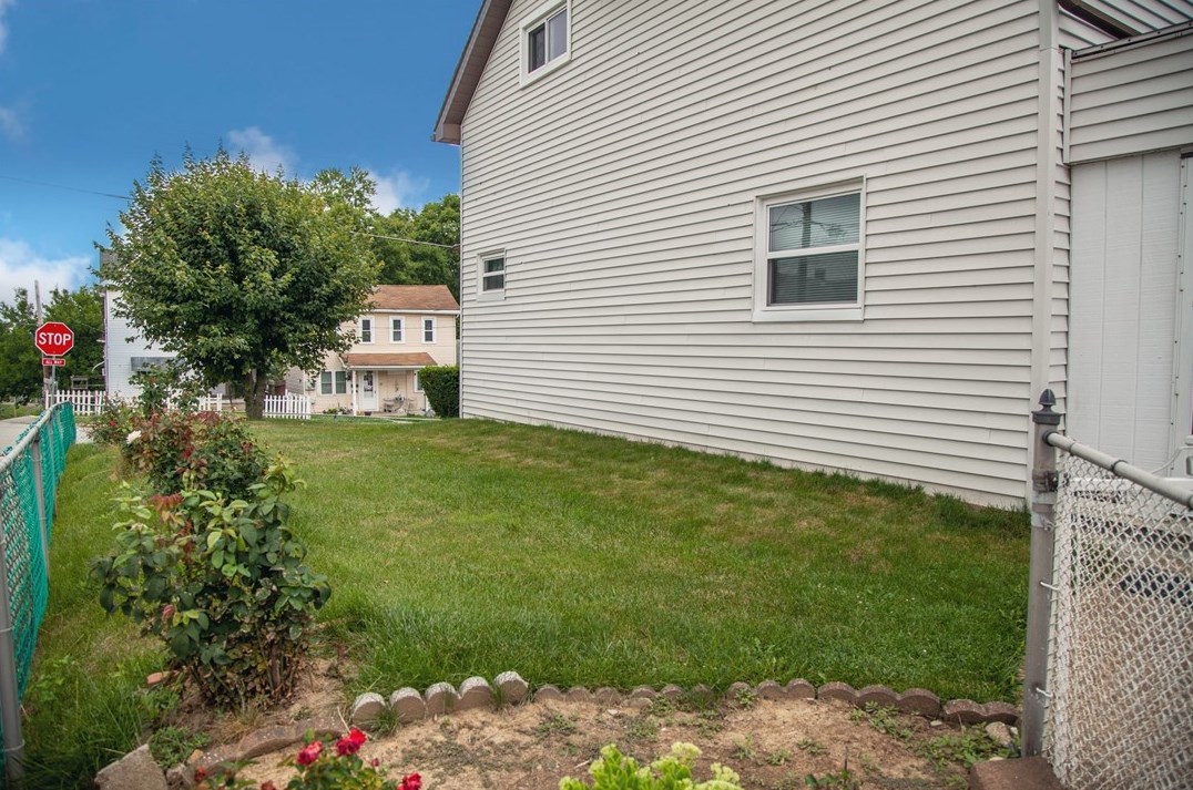 590 Broad St, Washington PA 15301-7015 exterior