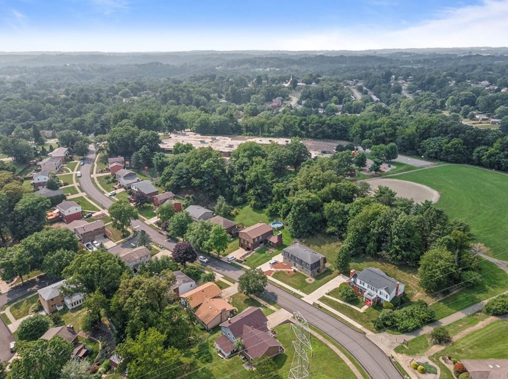 120 Monticello Dr, Monroeville PA  15146-4837 exterior