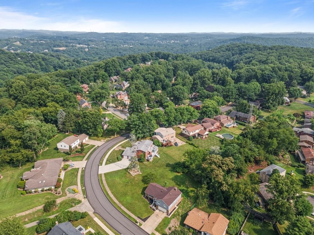 120 Monticello Dr, Monroeville PA  15146-4837 exterior