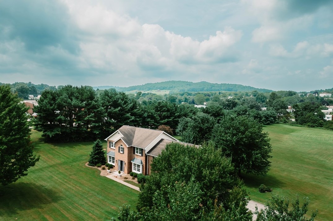 864 Centennial Dr, Indiana, PA 15701-3283