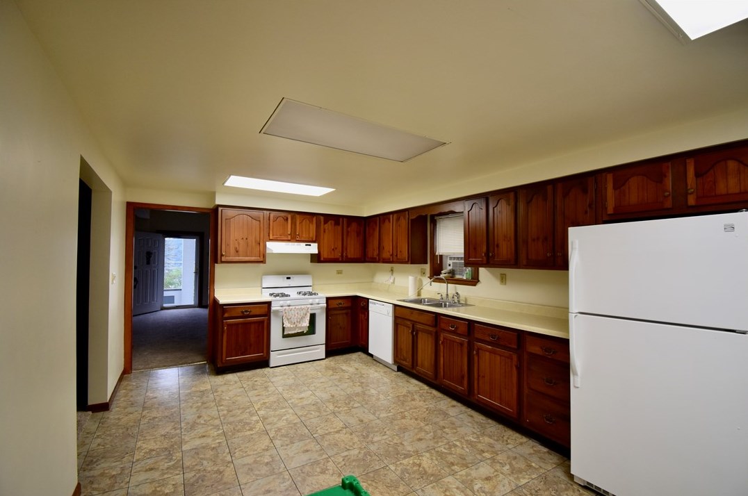 106 Stewart St, Freeport PA 16229-1311 exterior