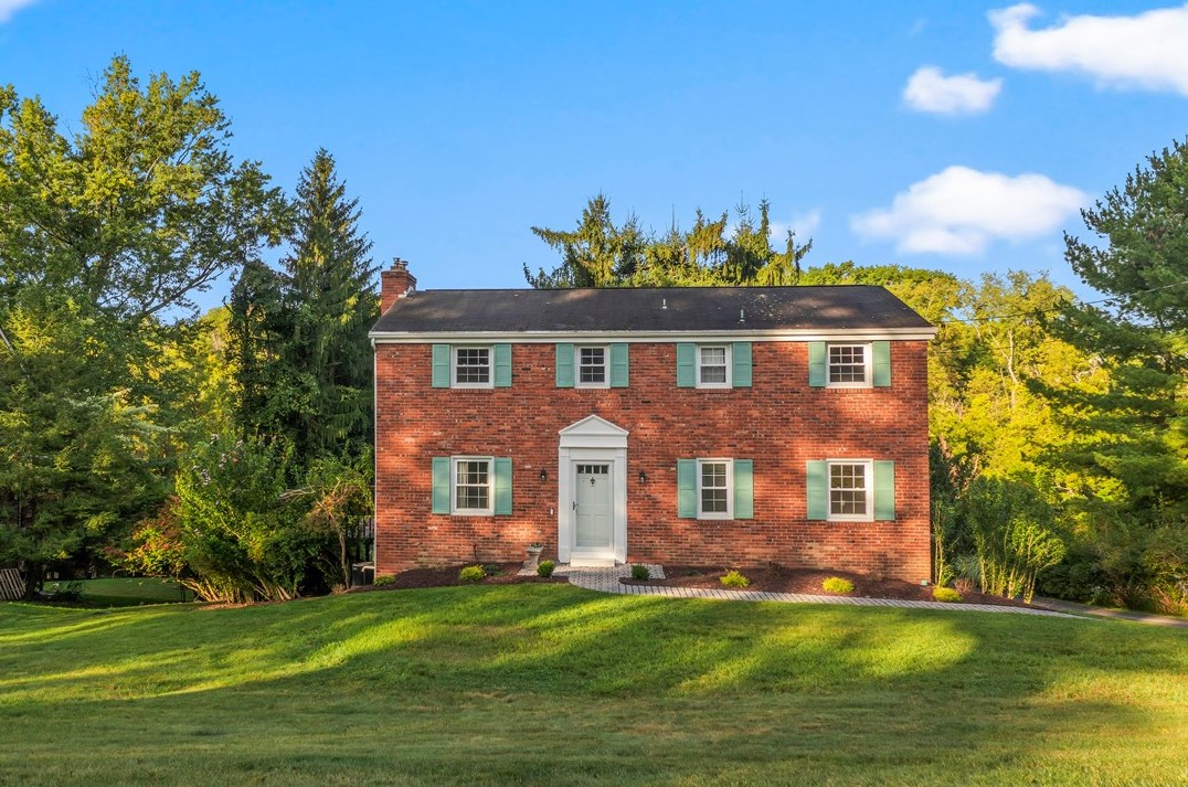 122 Scenery Cir, Canonsburg, PA 15317