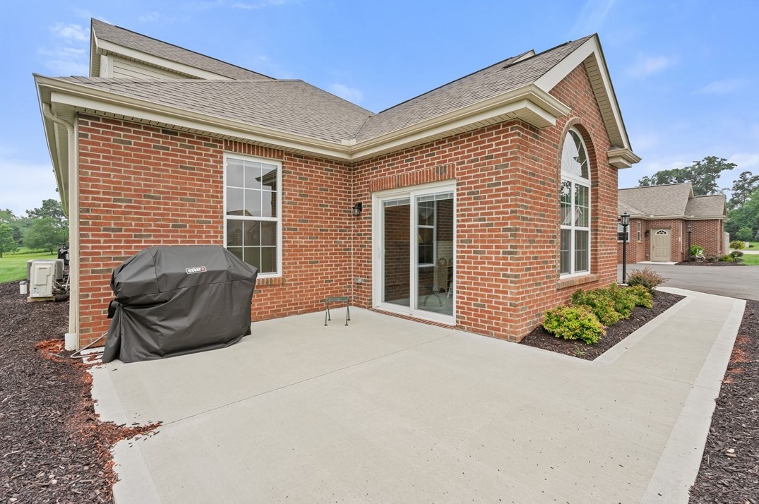 1114 Carriage Ln, Saxonburg, PA 16056-2505