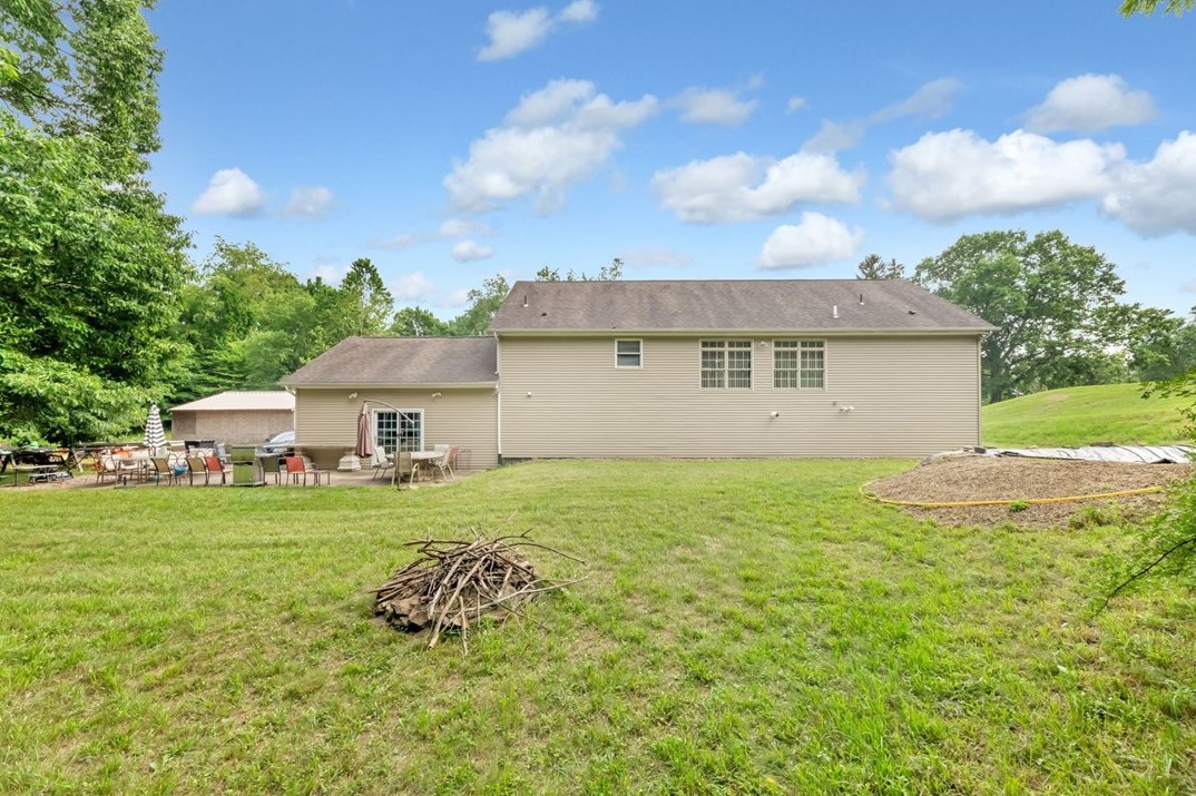 421 Freedom Rd, Freedom, PA 15042-2209