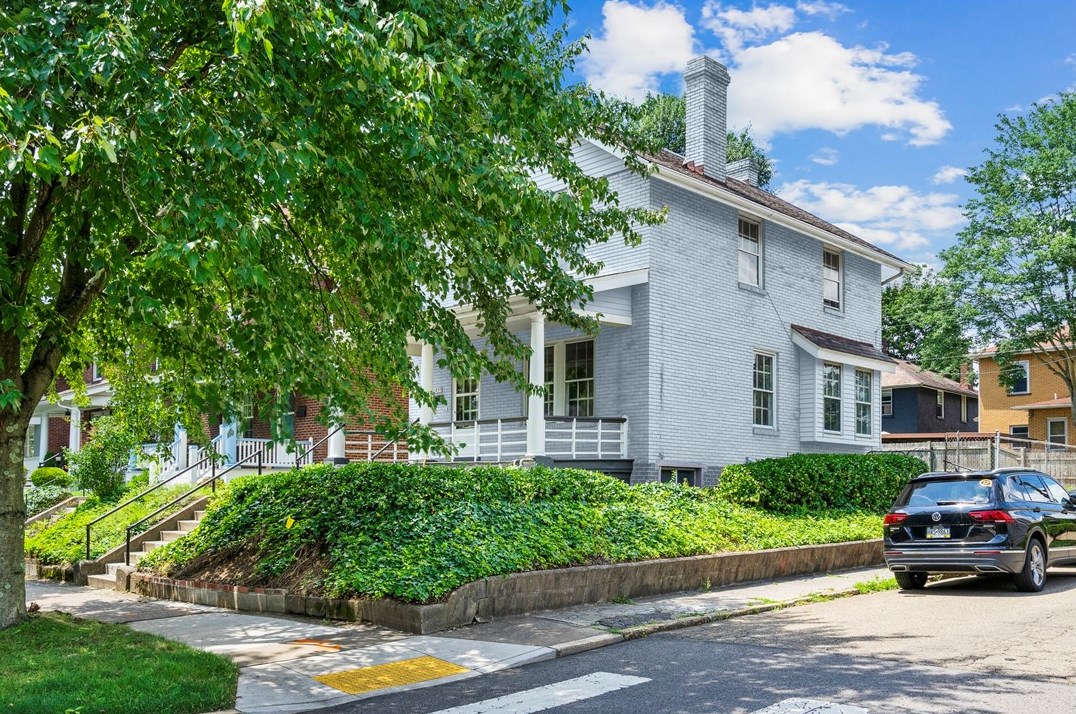237 Chestnut St, Sewickley, PA 15143