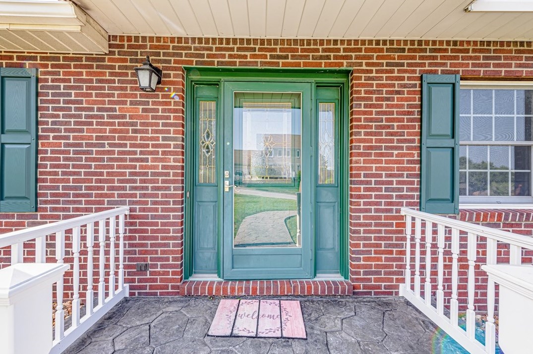 14 Janette Cir, North Huntingdon, PA 15642-8922