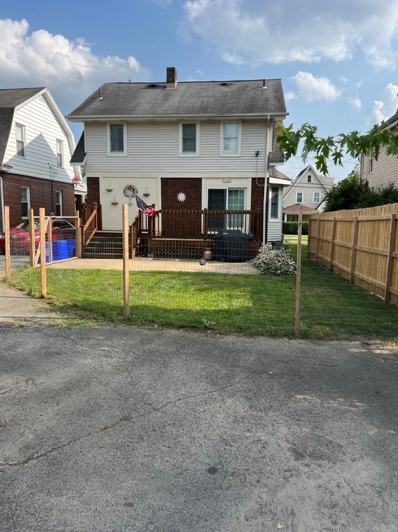 411 E Hillcrest Ave, New Castle, PA 16105