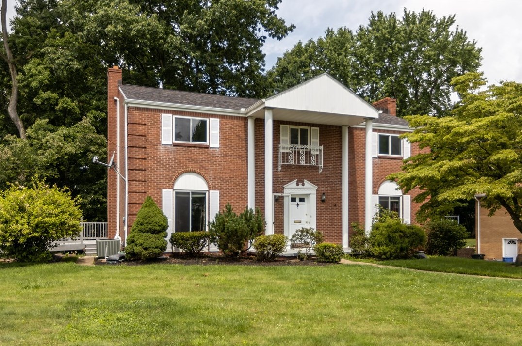 1328 Knollwood Dr, Monroeville, PA 15146-4449